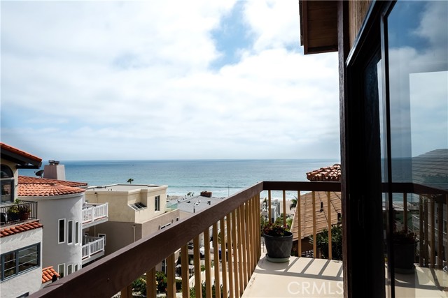 229 30th Street, Manhattan Beach, California 90266, 3 Bedrooms Bedrooms, ,1 BathroomBathrooms,Residential,Sold,30th,SB21138302