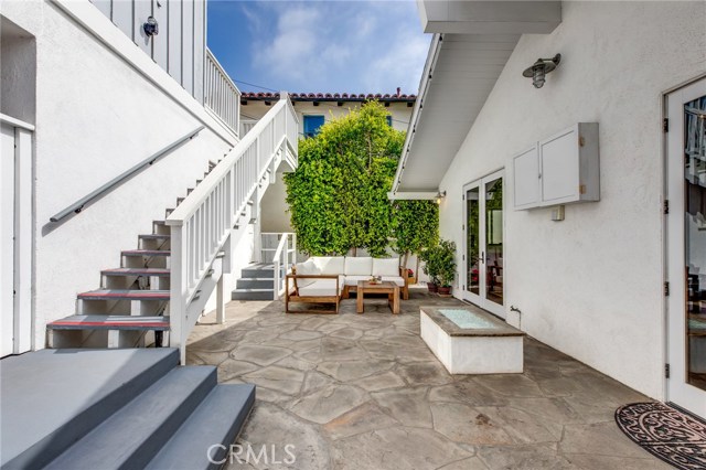 2416 Elm Avenue, Manhattan Beach, California 90266, 4 Bedrooms Bedrooms, ,2 BathroomsBathrooms,Residential,Sold,Elm,SB19275935
