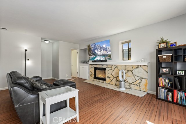 18200 Kingsdale Avenue, Redondo Beach, California 90278, 3 Bedrooms Bedrooms, ,3 BathroomsBathrooms,Residential,Sold,Kingsdale,SB21015775
