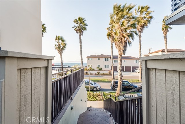 1800 Esplanade, Redondo Beach, California 90277, 3 Bedrooms Bedrooms, ,2 BathroomsBathrooms,Residential,Sold,Esplanade,SB18062659