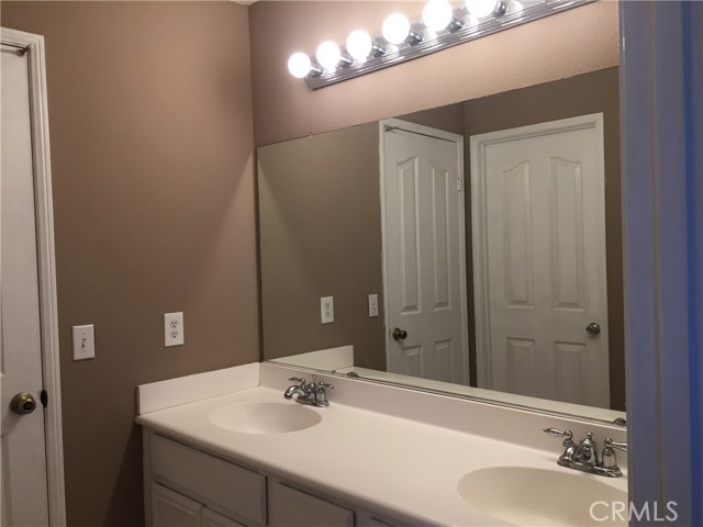 13804 Bluegrass Place,Victorville,CA 92392, USA