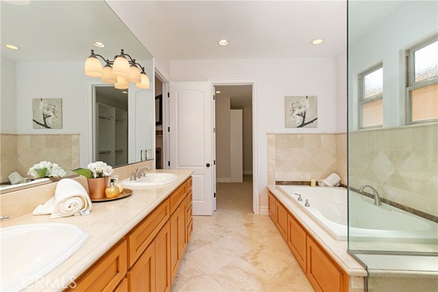 105 Lucia Avenue, Redondo Beach, California 90277, 3 Bedrooms Bedrooms, ,2 BathroomsBathrooms,Residential,Sold,Lucia,SB19076880