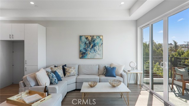 1702 Carlson Lane, Redondo Beach, California 90278, 3 Bedrooms Bedrooms, ,3 BathroomsBathrooms,Residential,Sold,Carlson,PV20186639