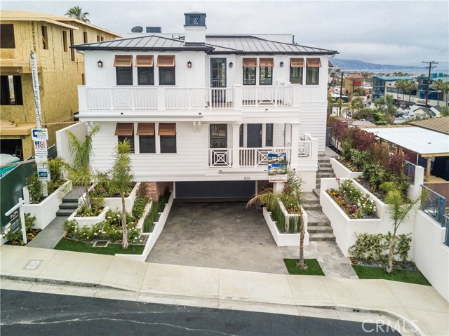 826 18th Street, Hermosa Beach, California 90254, 5 Bedrooms Bedrooms, ,4 BathroomsBathrooms,Residential,Sold,18th,SB17111561