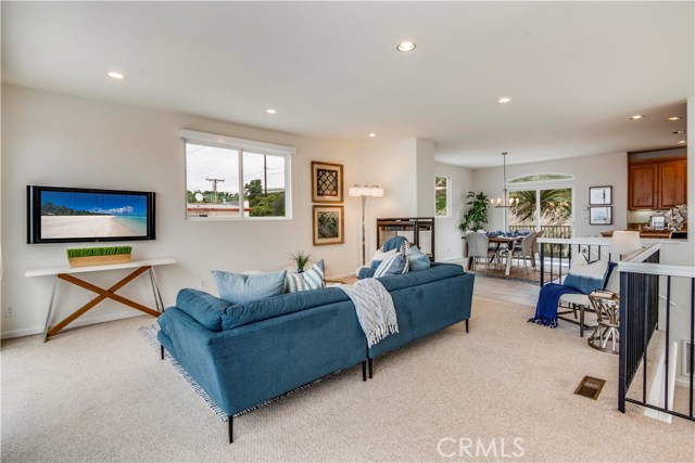3805 Crest Drive, Manhattan Beach, California 90266, 3 Bedrooms Bedrooms, ,3 BathroomsBathrooms,Residential,Sold,Crest,SB19150131