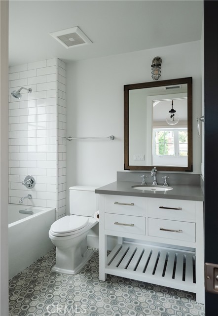 933 9th Street, Manhattan Beach, California 90266, 4 Bedrooms Bedrooms, ,2 BathroomsBathrooms,Residential,Sold,9th,SB21112500