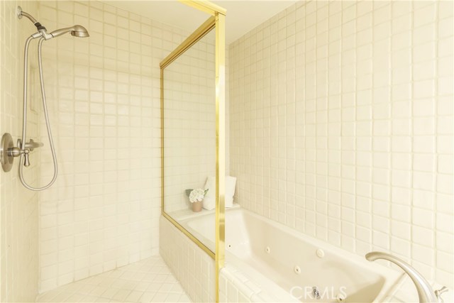 11 Evergreen Lane, Manhattan Beach, California 90266, 3 Bedrooms Bedrooms, ,2 BathroomsBathrooms,Residential,Sold,Evergreen,SB19068219