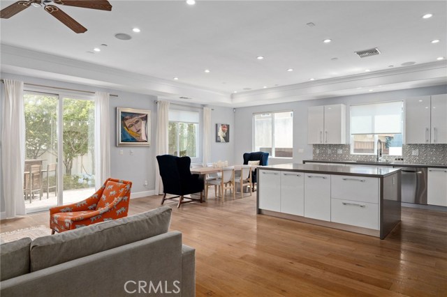 2019 Farrell Avenue, Redondo Beach, California 90278, 4 Bedrooms Bedrooms, ,4 BathroomsBathrooms,Residential,Sold,Farrell,SB20115506