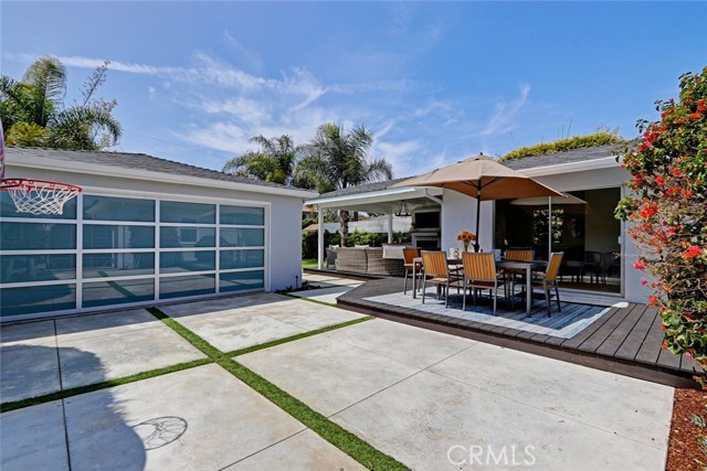 2306 Graham Avenue, Redondo Beach, California 90278, 2 Bedrooms Bedrooms, ,2 BathroomsBathrooms,Residential,Sold,Graham,SB18096314