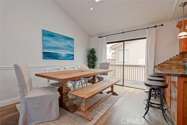 230 Guadalupe Avenue, Redondo Beach, California 90277, 2 Bedrooms Bedrooms, ,1 BathroomBathrooms,Residential,Sold,Guadalupe,SB17248817