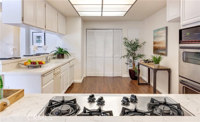 2021 Carnegie Lane, Redondo Beach, California 90278, 3 Bedrooms Bedrooms, ,3 BathroomsBathrooms,Residential,Sold,Carnegie,SB17200239