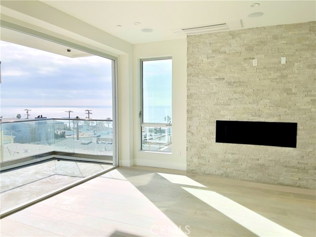208 Moonstone Street, Manhattan Beach, California 90266, 3 Bedrooms Bedrooms, ,3 BathroomsBathrooms,Residential,Sold,Moonstone,SB20215113