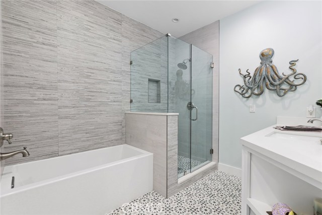 313 Avenue F, Redondo Beach, California 90277, 5 Bedrooms Bedrooms, ,4 BathroomsBathrooms,Residential,Sold,Avenue F,OC21017149