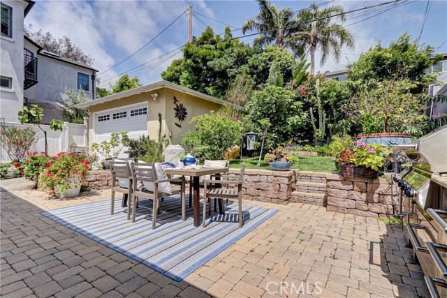 1600 Elm Avenue, Manhattan Beach, California 90266, 3 Bedrooms Bedrooms, ,3 BathroomsBathrooms,Residential,Sold,Elm,SB19126027