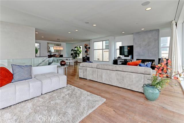 2417 Crest Drive, Manhattan Beach, California 90266, 3 Bedrooms Bedrooms, ,3 BathroomsBathrooms,Residential,Sold,Crest,SB17073042