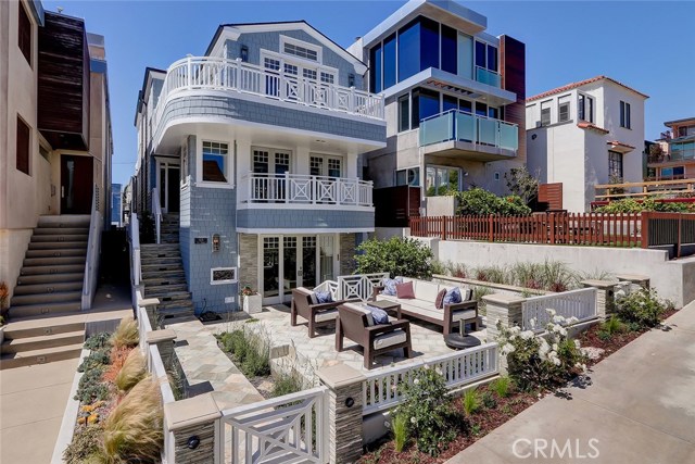 125 8th Street, Manhattan Beach, California 90266, 5 Bedrooms Bedrooms, ,3 BathroomsBathrooms,Residential,Sold,8th,SB20095867