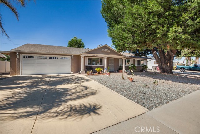 Photo of 28999 Glen Oaks Drive, Sun City, CA 92586