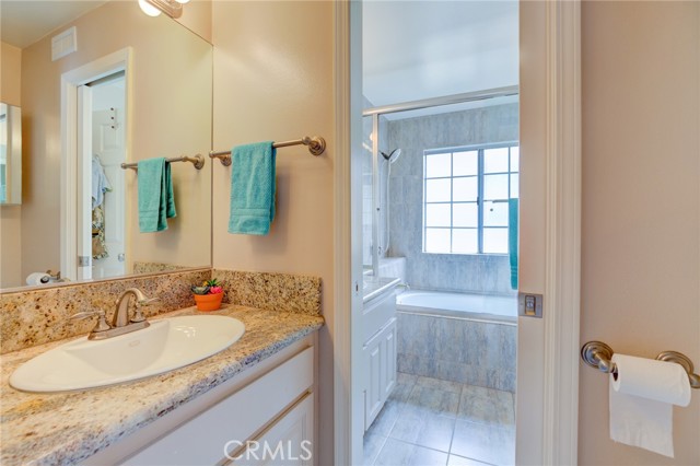 2612 Gates Avenue, Redondo Beach, California 90278, 2 Bedrooms Bedrooms, ,2 BathroomsBathrooms,Residential,Sold,Gates,SB21119373