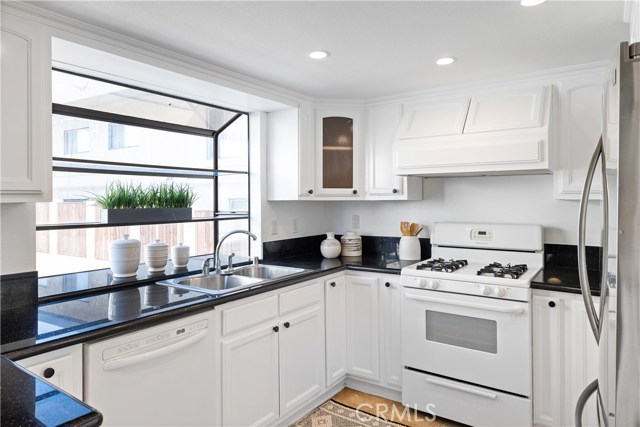 2715 Vanderbilt Lane, Redondo Beach, California 90278, 3 Bedrooms Bedrooms, ,2 BathroomsBathrooms,Residential,Sold,Vanderbilt,SB20191300