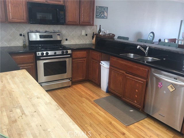 222 Guadalupe Avenue, Redondo Beach, California 90277, 3 Bedrooms Bedrooms, ,2 BathroomsBathrooms,Residential,Sold,Guadalupe,SB17060962