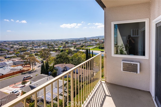 1108 Camino Real, Redondo Beach, California 90277, 3 Bedrooms Bedrooms, ,1 BathroomBathrooms,Residential,Sold,Camino Real,SB21068588