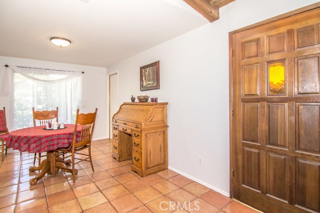 EATING AREA IN KITCHEN.