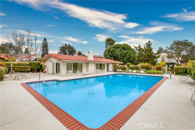 23 Via Granada, Rolling Hills Estates, California 90274, 3 Bedrooms Bedrooms, ,3 BathroomsBathrooms,Residential,Sold,Via Granada,TR21006057