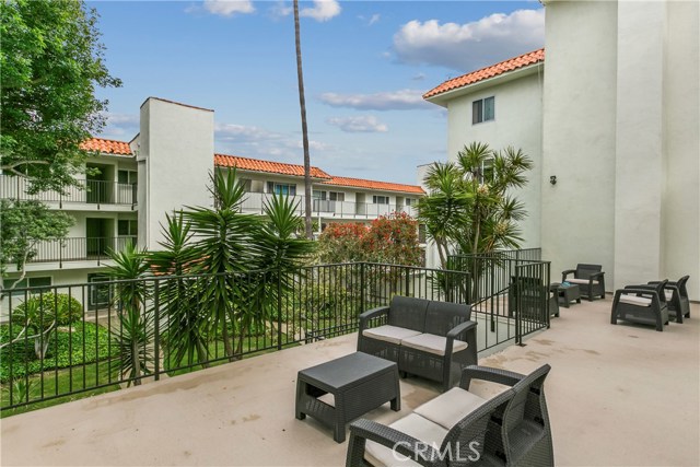 1720 Ardmore Avenue, Hermosa Beach, California 90254, 2 Bedrooms Bedrooms, ,1 BathroomBathrooms,Residential,Sold,Ardmore,SB19071889