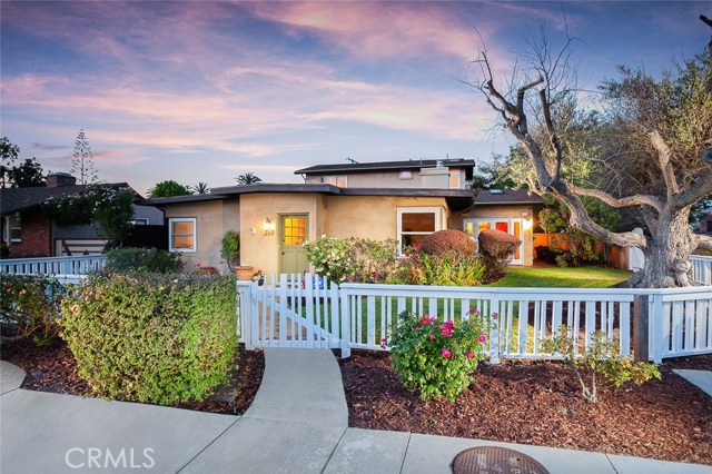 Photo of 398 Flower Street, Costa Mesa, CA 92627
