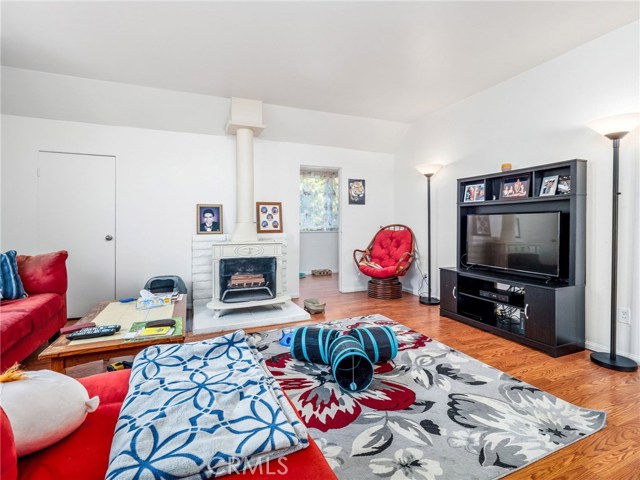 117 Helberta Avenue, Redondo Beach, California 90277, 4 Bedrooms Bedrooms, ,4 BathroomsBathrooms,Residential,Sold,Helberta,SB20097493