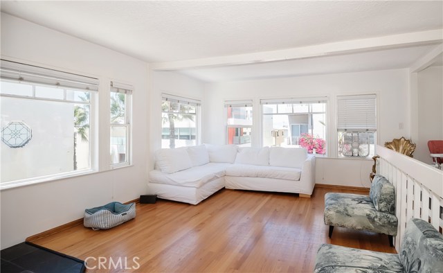 216 36th Street, Manhattan Beach, California 90266, 2 Bedrooms Bedrooms, ,2 BathroomsBathrooms,Residential,Sold,36th,SB20149445
