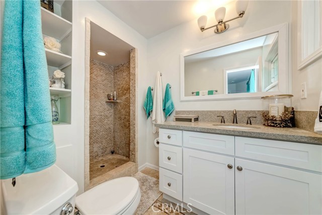 400 Avenue D Avenue, Redondo Beach, California 90277, 2 Bedrooms Bedrooms, ,1 BathroomBathrooms,Residential,Sold,Avenue D,SB19032912