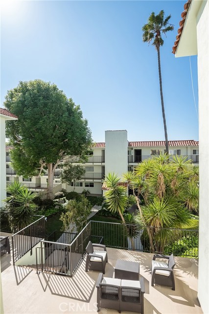 1720 Ardmore Avenue, Hermosa Beach, California 90254, 1 Bedroom Bedrooms, ,1 BathroomBathrooms,Residential,Sold,Ardmore,SB20030454