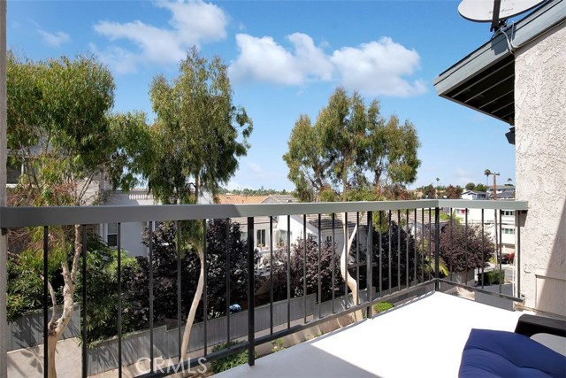 2016 Mathews Avenue, Redondo Beach, California 90278, 2 Bedrooms Bedrooms, ,3 BathroomsBathrooms,Residential,Sold,Mathews,SW19218319