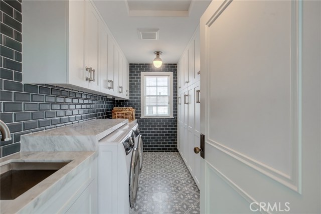 2301 Laurel Avenue, Manhattan Beach, California 90266, 5 Bedrooms Bedrooms, ,4 BathroomsBathrooms,Residential,Sold,Laurel,SB20111754