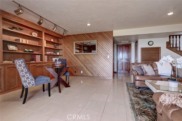 5810 Sunmist Drive, Rancho Palos Verdes, California 90275, 4 Bedrooms Bedrooms, ,3 BathroomsBathrooms,Residential,Sold,Sunmist,SB19187283