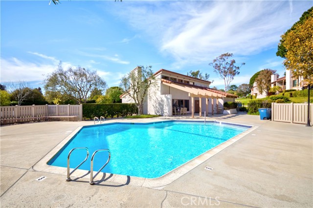 10 Seaview Drive, Rolling Hills Estates, California 90274, 3 Bedrooms Bedrooms, ,2 BathroomsBathrooms,Residential,Sold,Seaview,SB21062172