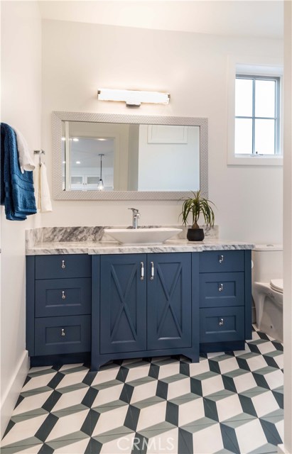 653 13th Street, Manhattan Beach, California 90266, 4 Bedrooms Bedrooms, ,2 BathroomsBathrooms,Residential,Sold,13th,SB19011414