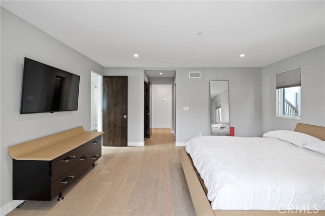 319 34th Place, Manhattan Beach, California 90266, 3 Bedrooms Bedrooms, ,3 BathroomsBathrooms,Residential,Sold,34th,PV21029643