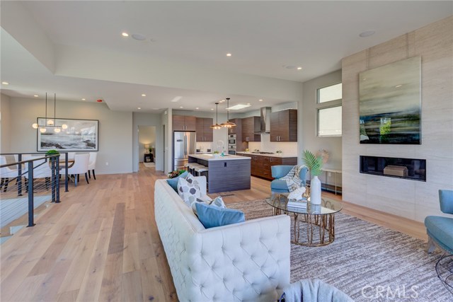 102 Prospect Avenue, Redondo Beach, California 90277, 3 Bedrooms Bedrooms, ,1 BathroomBathrooms,Residential,Sold,Prospect,SB19223229