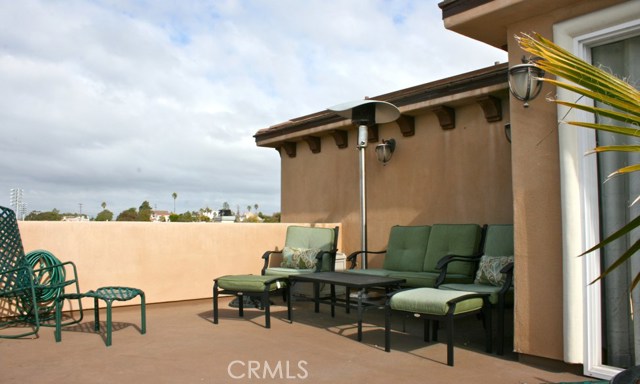 219 Lucia Avenue, Redondo Beach, California 90277, 3 Bedrooms Bedrooms, ,2 BathroomsBathrooms,Residential,Sold,Lucia,PV18248811