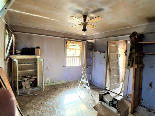 1 Bed Home for Sale in Compton, California