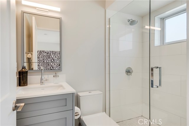 409 3rd Street, Manhattan Beach, California 90266, 5 Bedrooms Bedrooms, ,2 BathroomsBathrooms,Residential,Sold,3rd,SB19219164