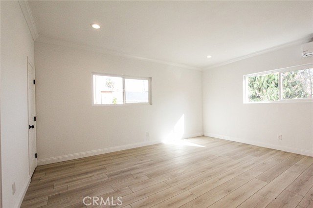 5 Bed Home for Sale in Los Angeles, California