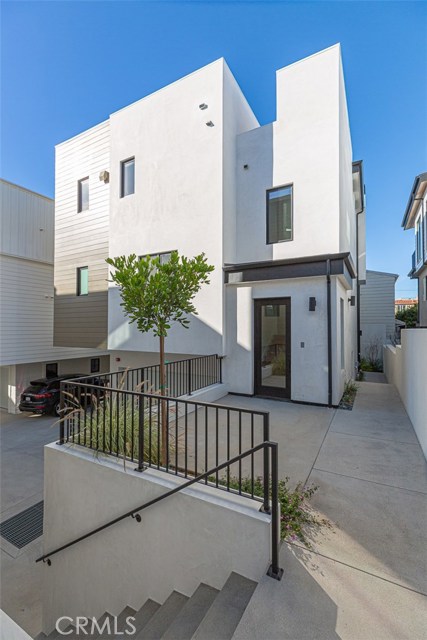 939 15th Street, Hermosa Beach, California 90254, 4 Bedrooms Bedrooms, ,5 BathroomsBathrooms,Residential,Sold,15th,SB21011635