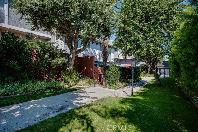 1806 Spreckels Lane, Redondo Beach, California 90278, 2 Bedrooms Bedrooms, ,2 BathroomsBathrooms,Residential,Sold,Spreckels,SB20217970