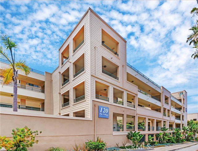 120 The Village, Redondo Beach, California 90277, 2 Bedrooms Bedrooms, ,1 BathroomBathrooms,Residential,Sold,The Village,SB21144583