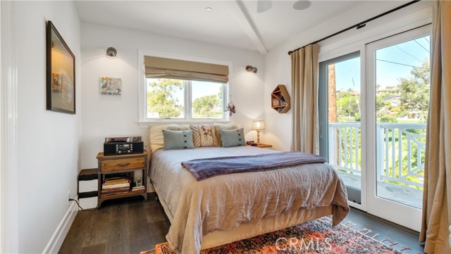 549 3rd Street, Manhattan Beach, California 90266, 5 Bedrooms Bedrooms, ,5 BathroomsBathrooms,Residential,Sold,3rd,SB21052350