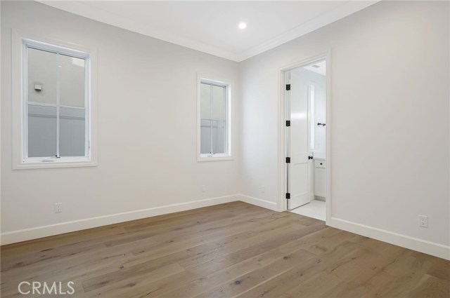 Private downstairs bedroom 2