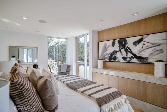 131 2nd Street, Hermosa Beach, California 90254, 4 Bedrooms Bedrooms, ,4 BathroomsBathrooms,Residential,Sold,2nd,SB19073645